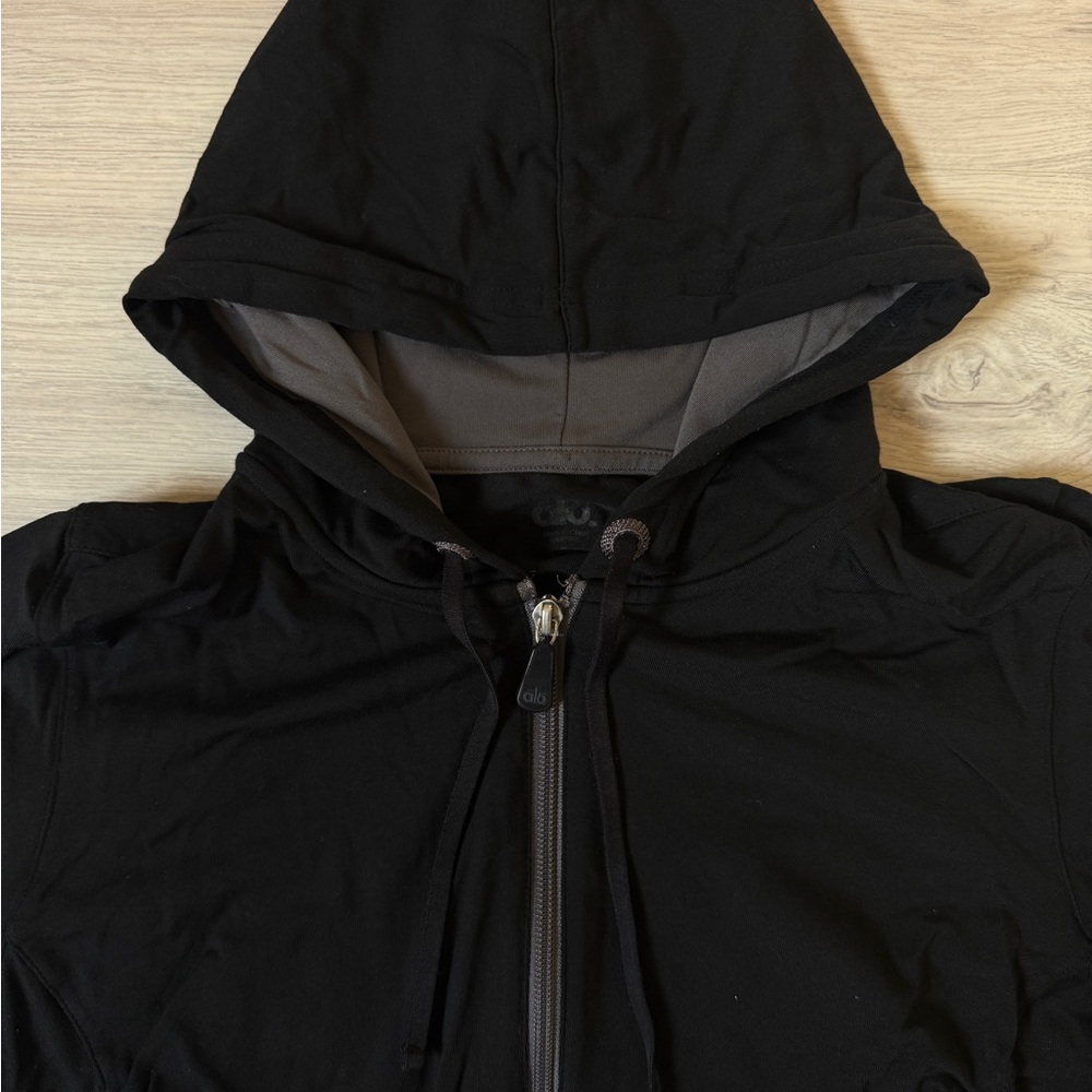 Alo Zip Up - Picture 2 of 4